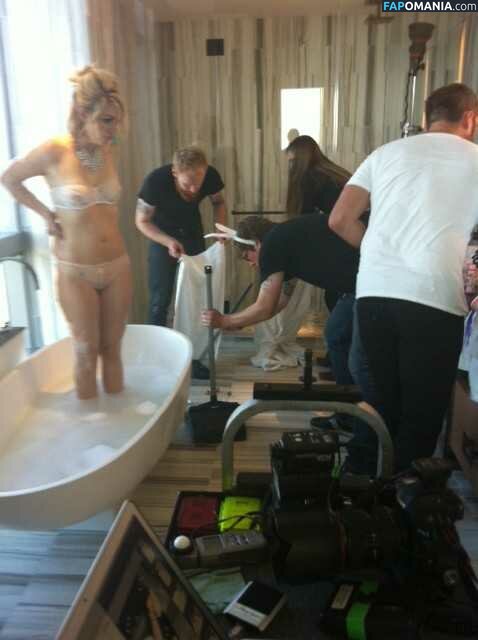 Abby Elliott Naakt Gelekte foto #6