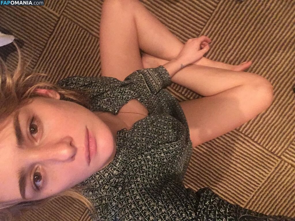 Addison Timlin Naakt Gelekte foto #22