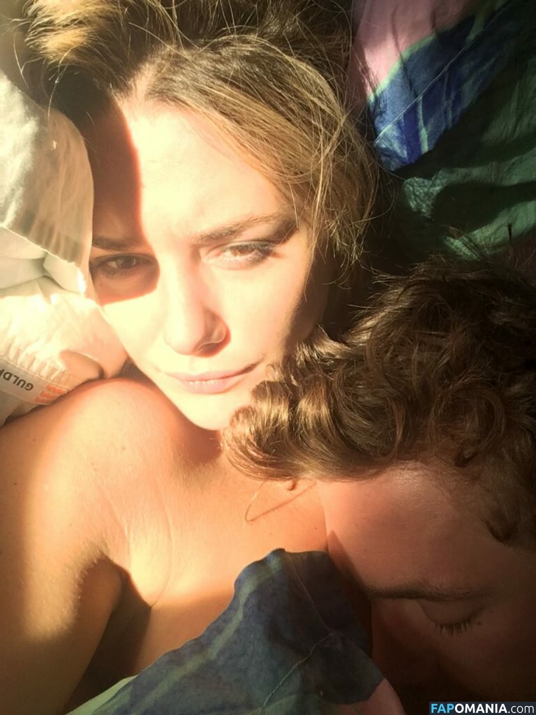 Addison Timlin Naakt Gelekte foto #41