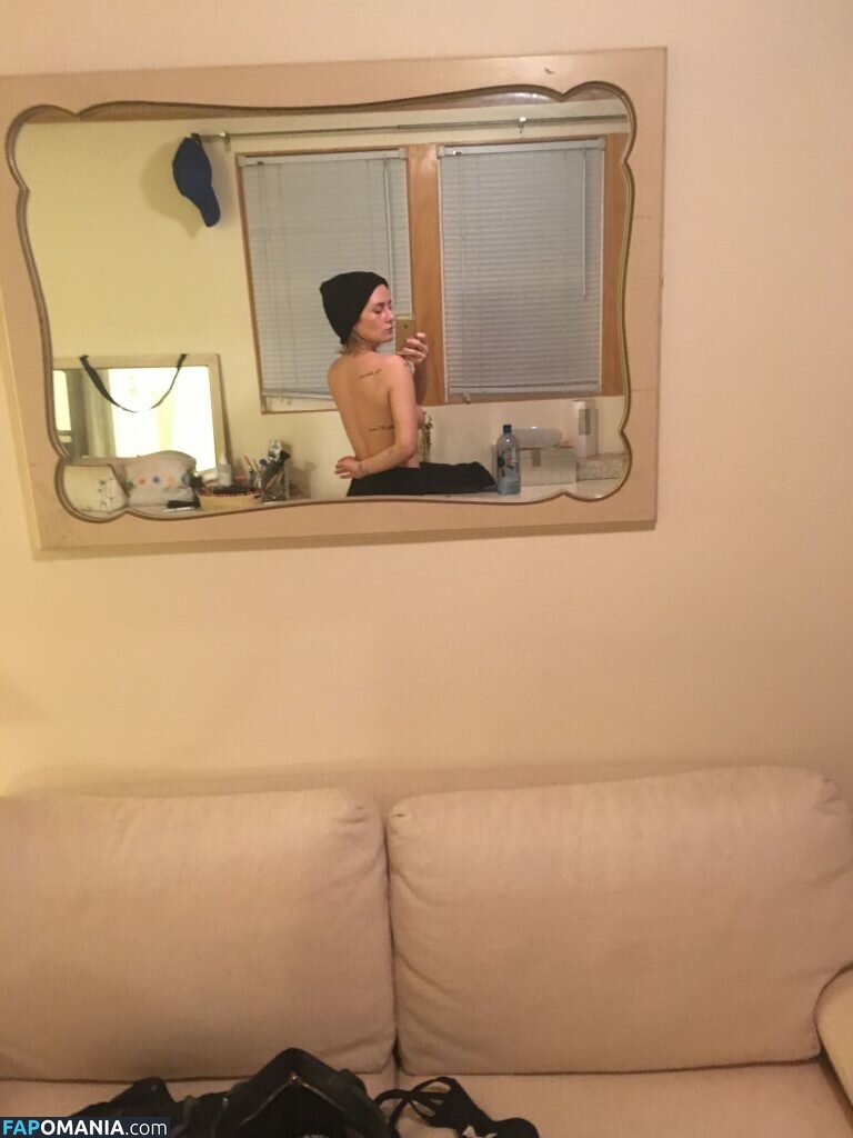 Addison Timlin Naakt Gelekte foto #51