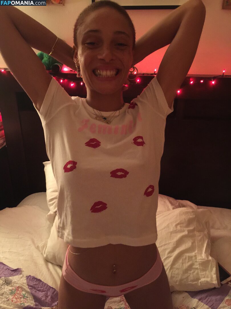 Adwoa Aboah Naakt Gelekte foto #31