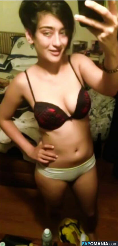 Akshara Haasan Naakt Gelekte foto #2