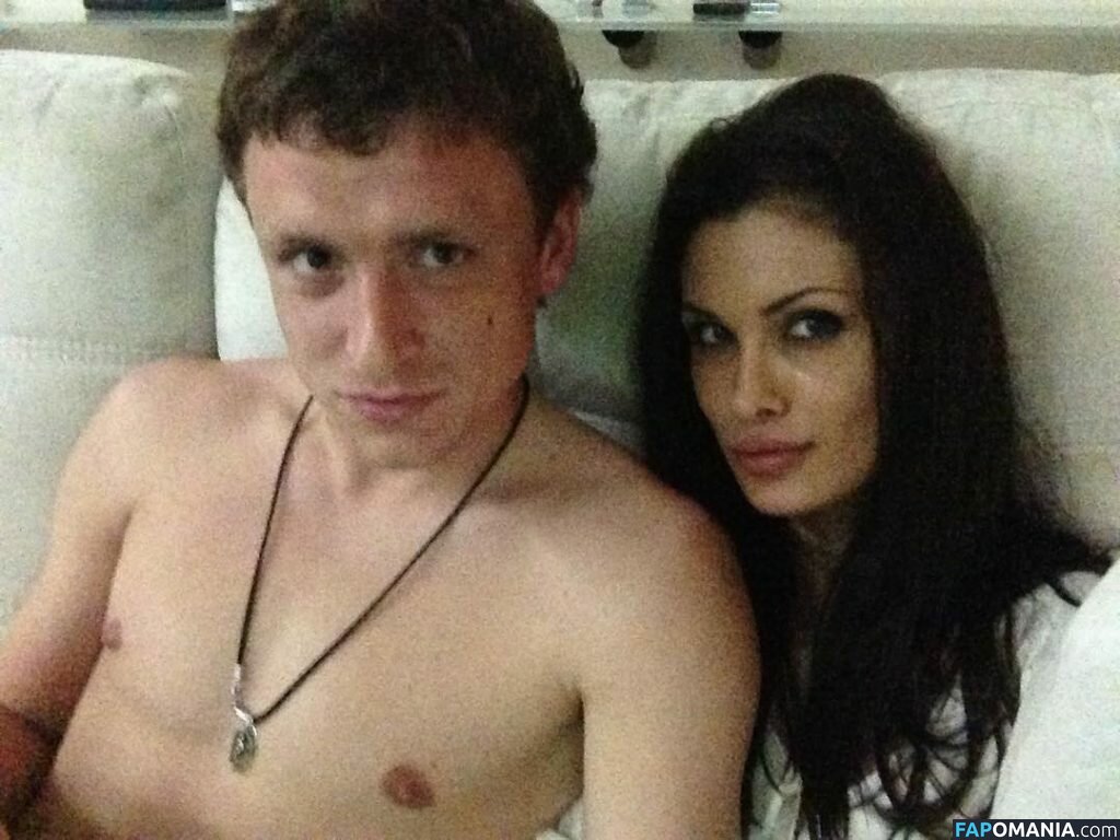 Alana Mamaeva Naakt Gelekte foto #2