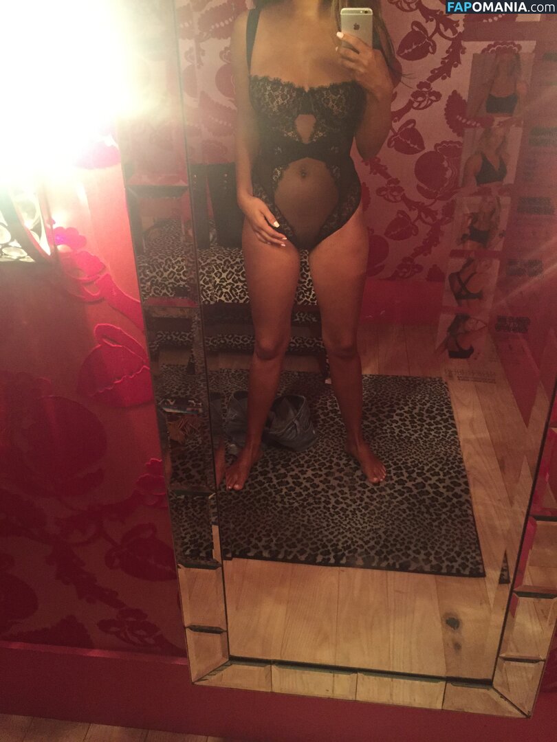 Alex Lowery Naakt Gelekte foto #8