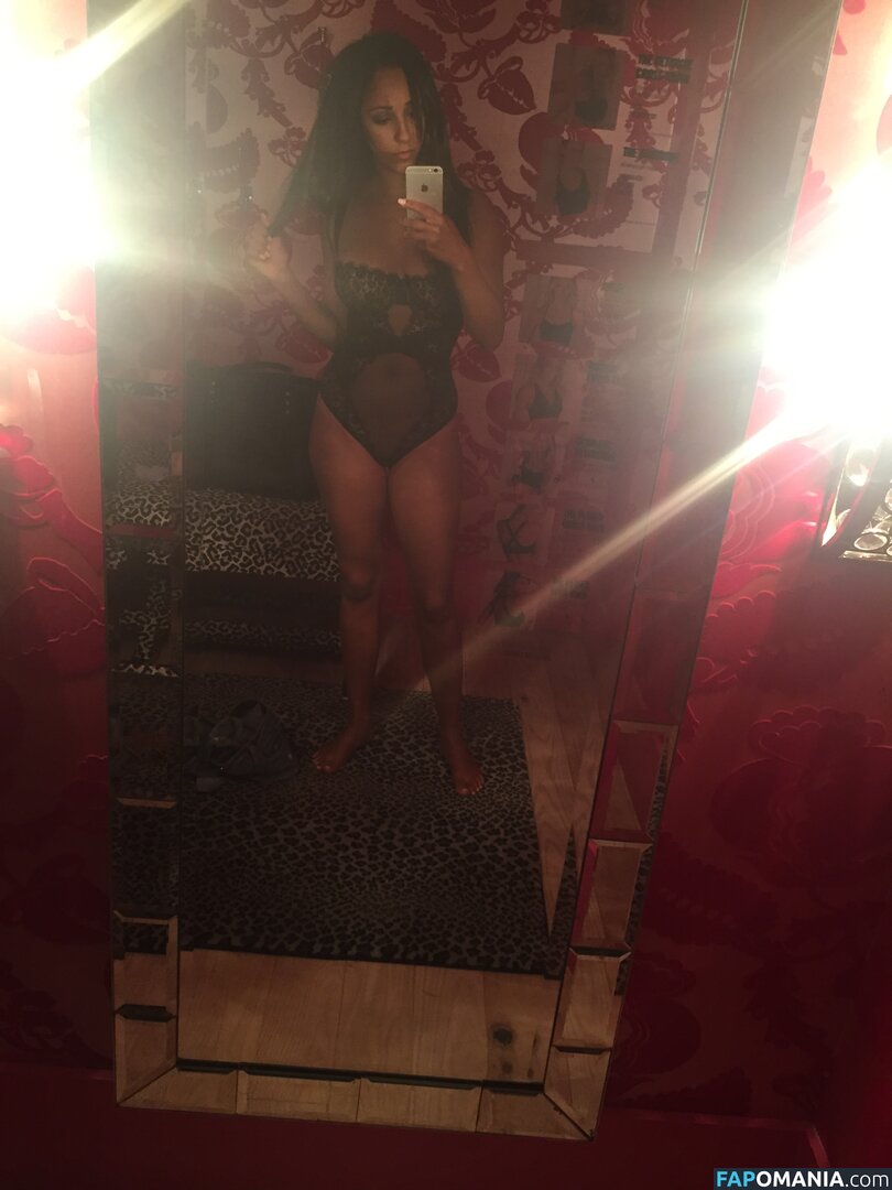 Alex Lowery Naakt Gelekte foto #14