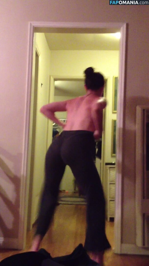 Alexa Nikolas Naakt Gelekte foto #8