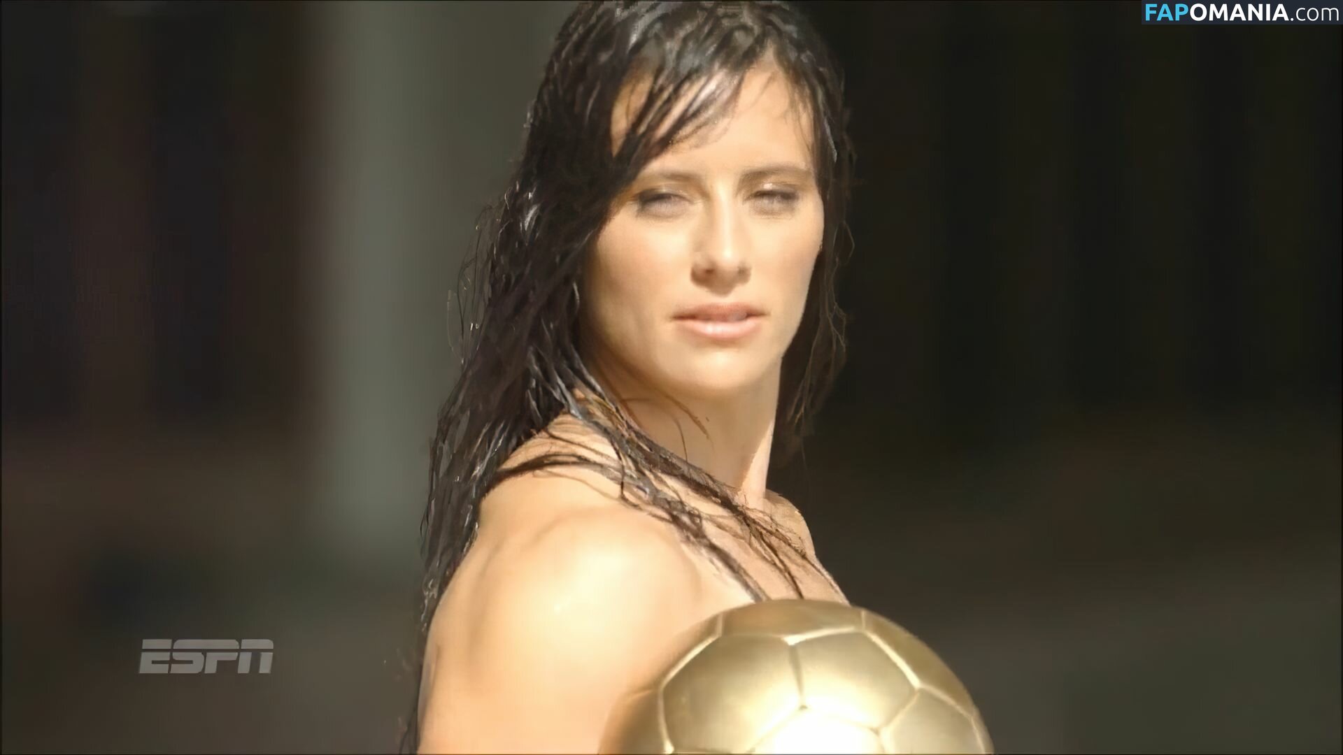 Ali Krieger Naakt Gelekte foto #11