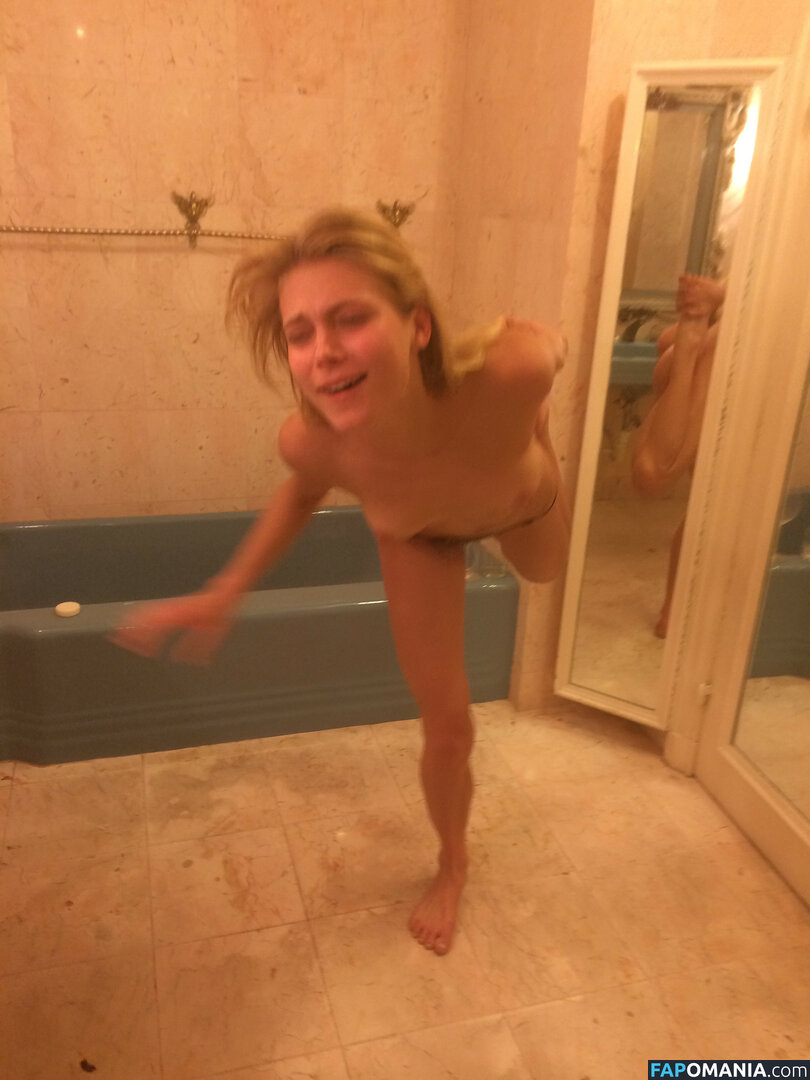 Allegra Carpenter Naakt Gelekte foto #20