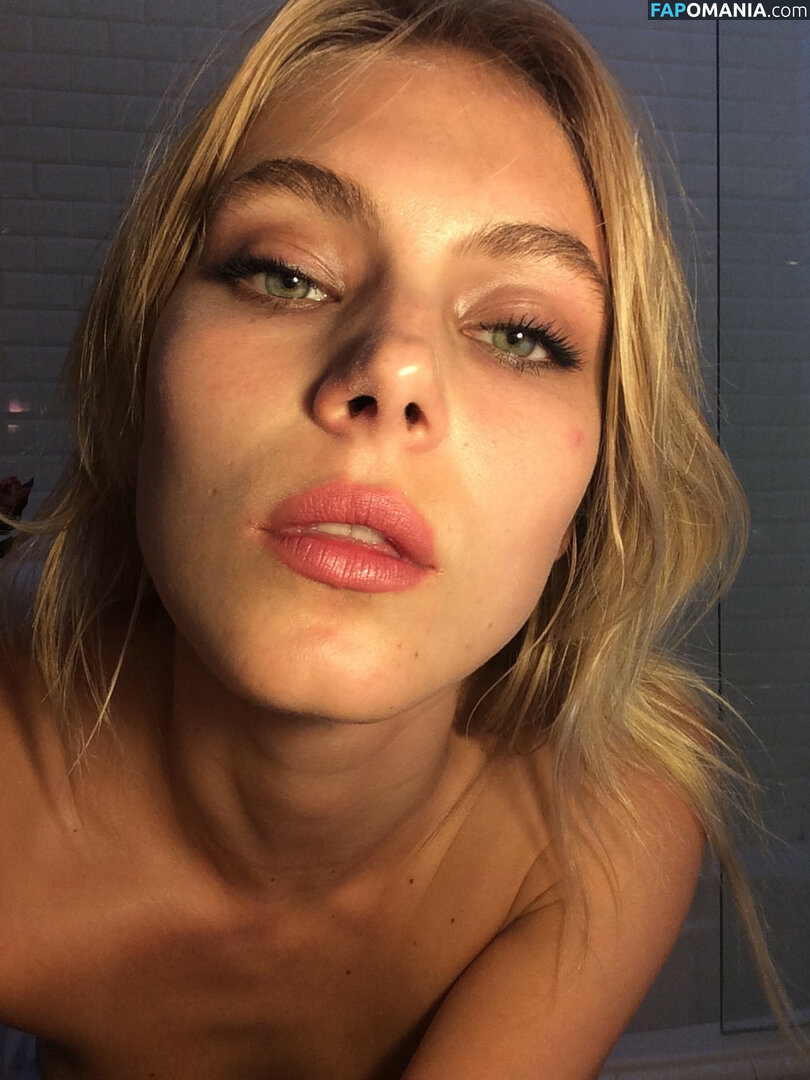 Allegra Carpenter Naakt Gelekte foto #68