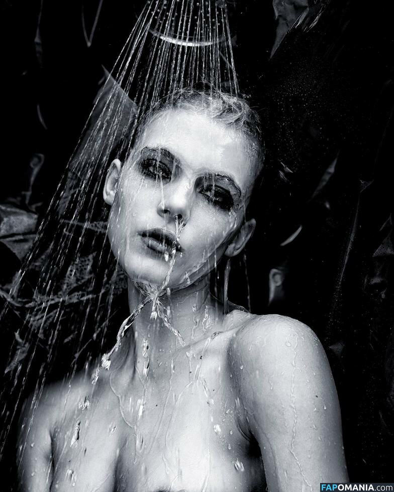 Allegra Carpenter Naakt Gelekte foto #81