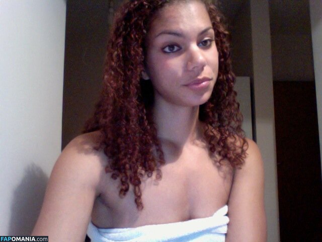 Alysha Clark Naakt Gelekte foto #8