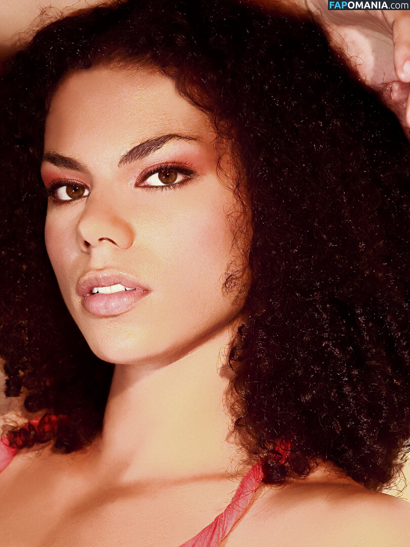 Alysha Clark Naakt Gelekte foto #26