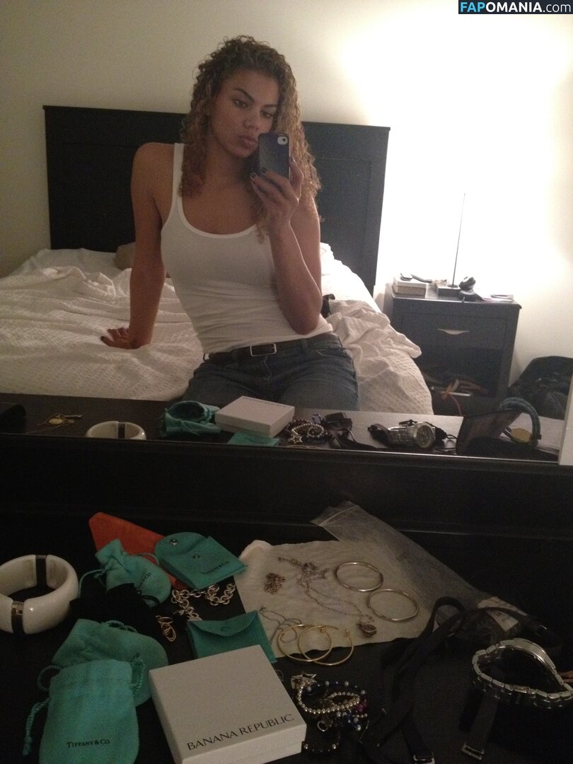 Alysha Clark Naakt Gelekte foto #28