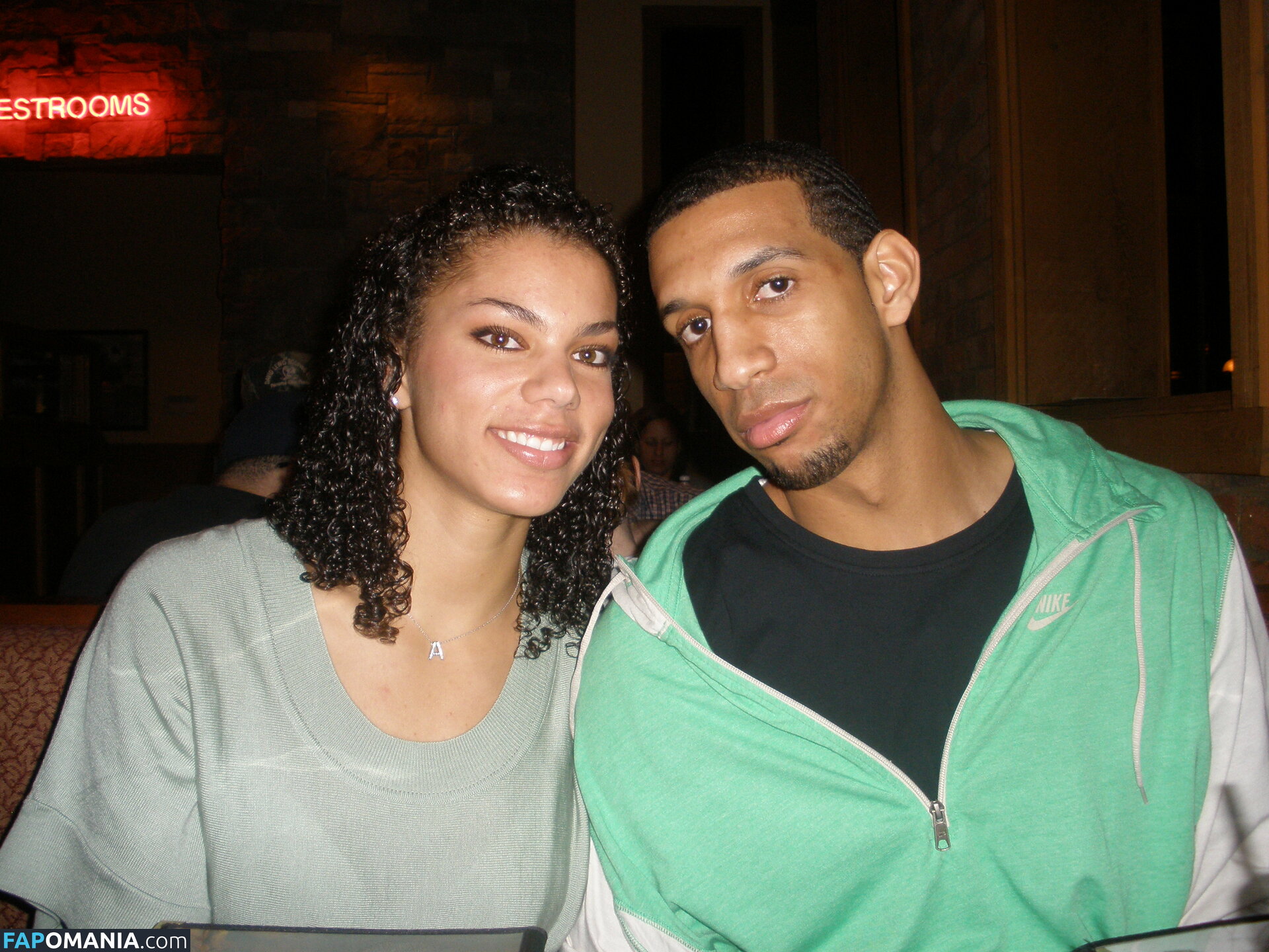 Alysha Clark Naakt Gelekte foto #33