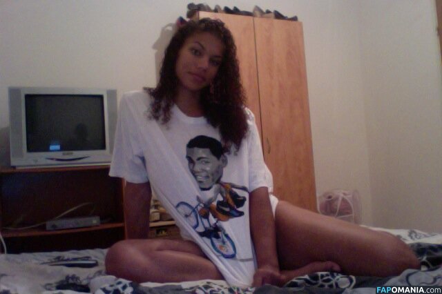 Alysha Clark Naakt Gelekte foto #37