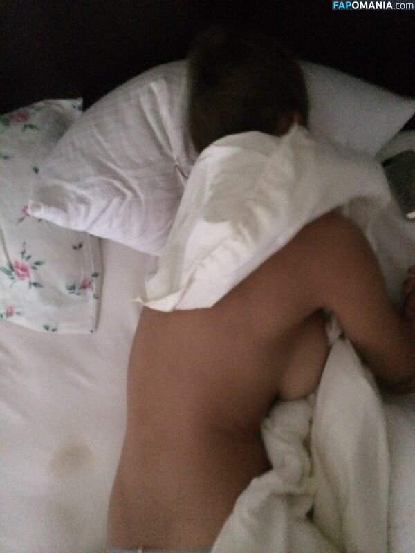 Alyssa Arce Naakt Gelekte foto #59