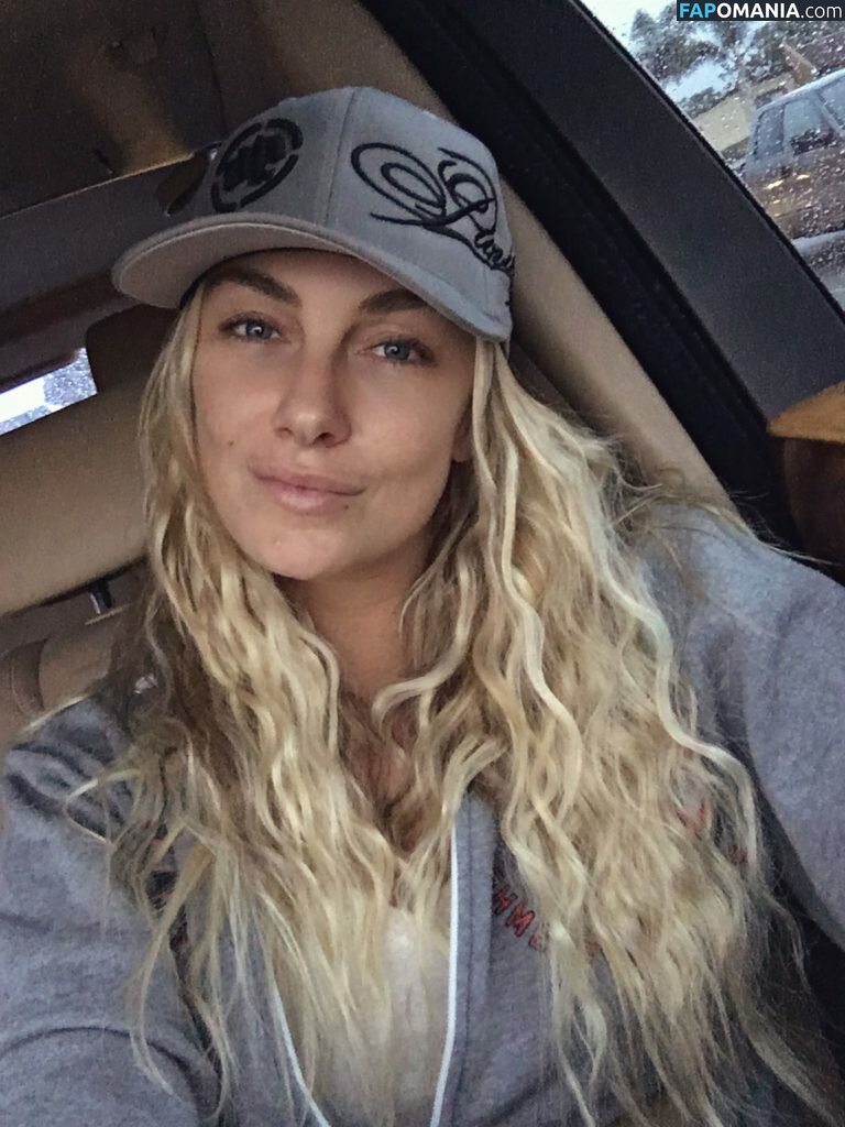 Amber Nichole Miller Naakt Gelekte foto #16