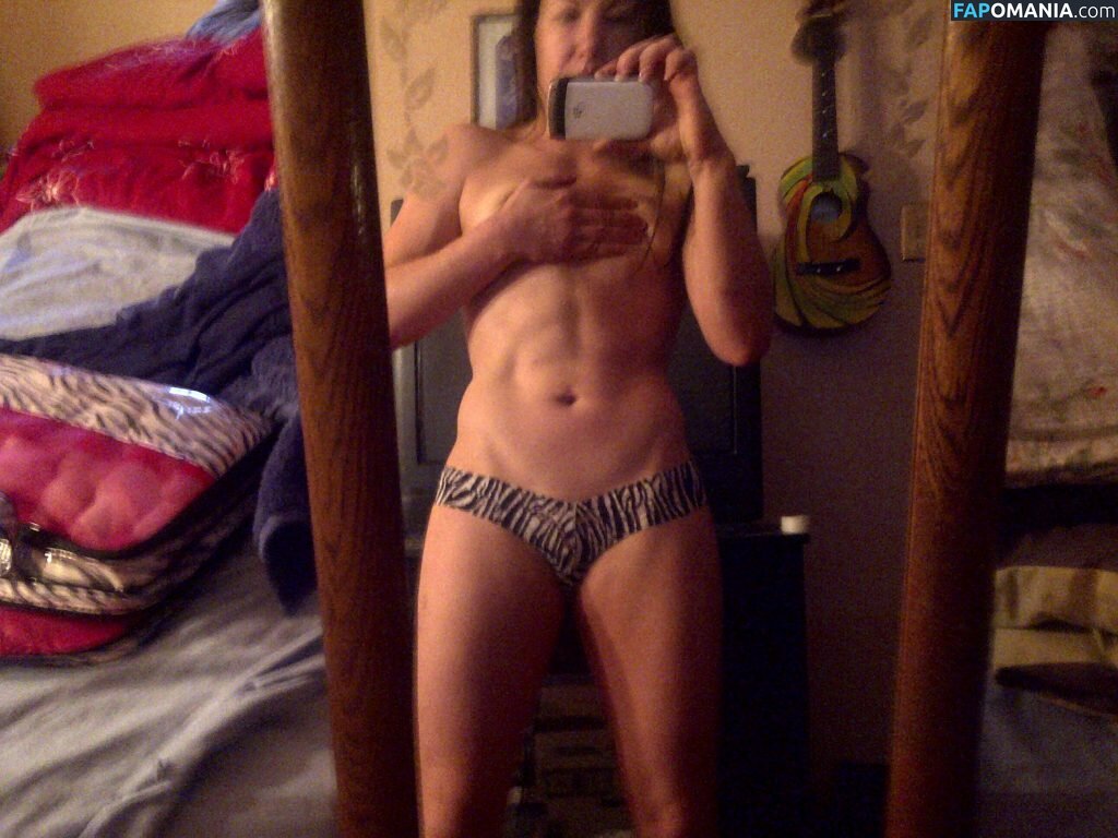 Angela Magana Naakt Gelekte foto #17