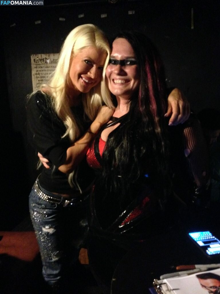 Angelina Love Naakt Gelekte foto #3