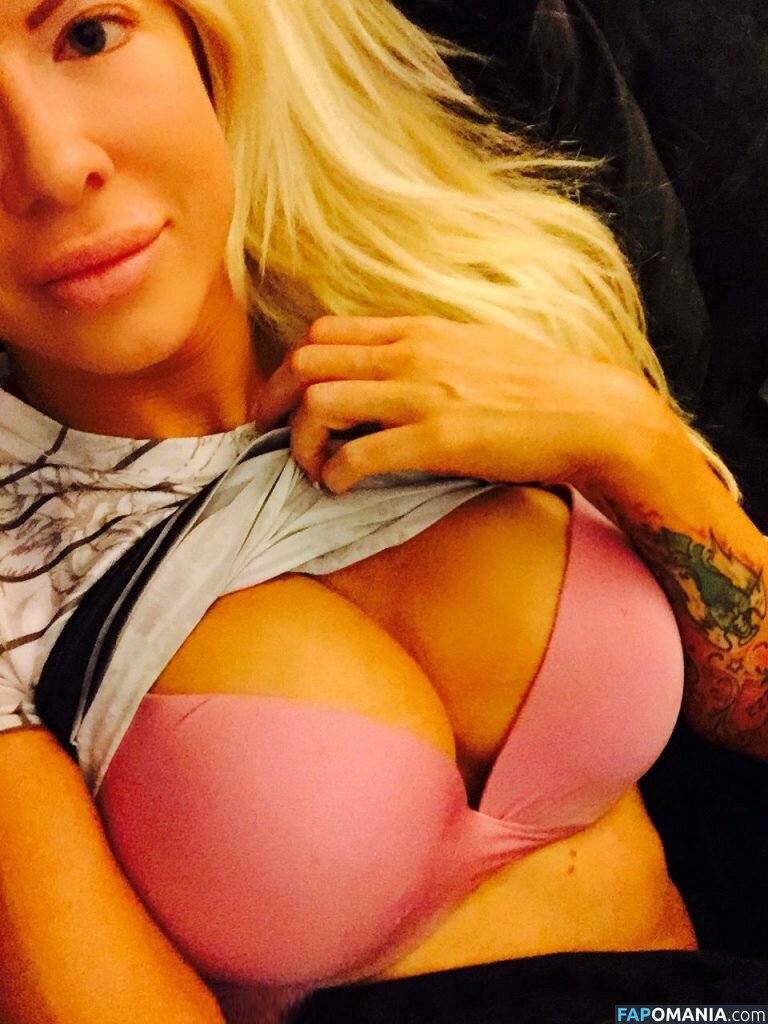 Angelina Love Naakt Gelekte foto #4