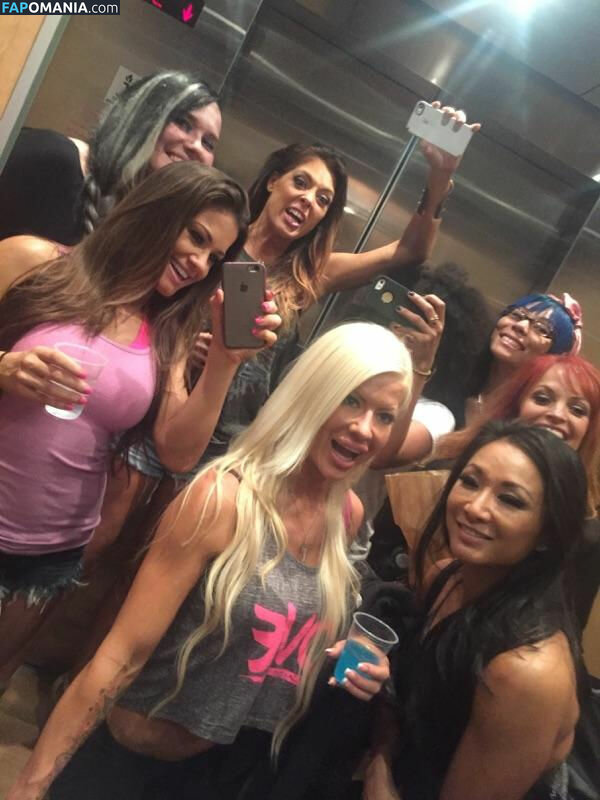 Angelina Love Naakt Gelekte foto #71