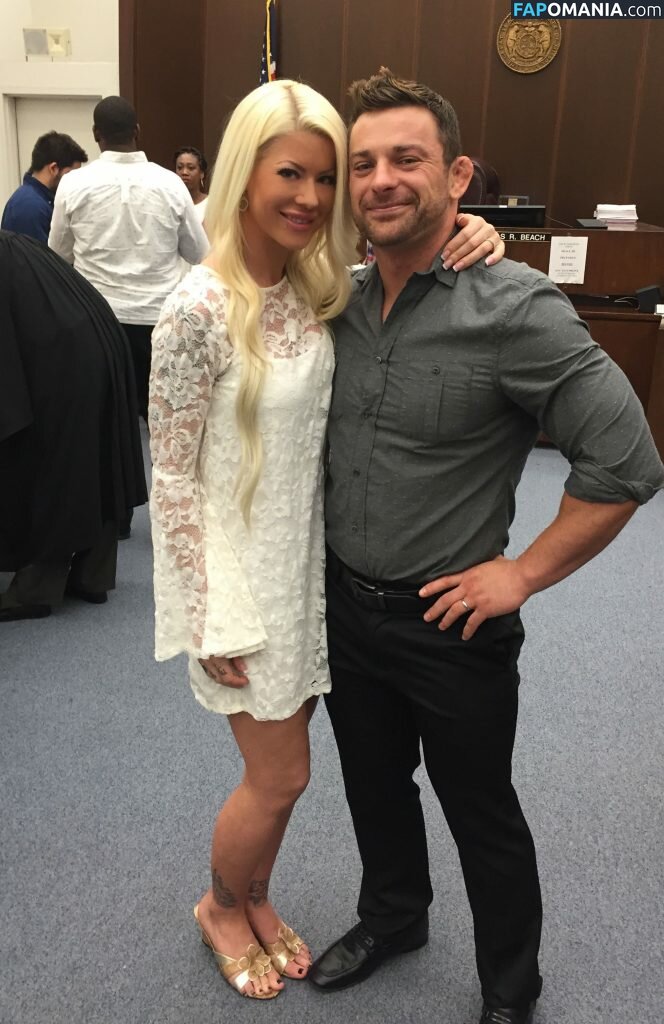 Angelina Love Naakt Gelekte foto #79