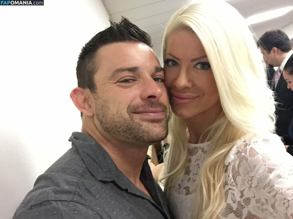 Angelina Love Naakt Gelekte foto #118