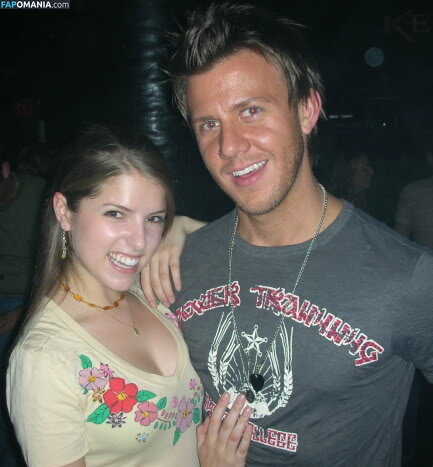 Anna Kendrick Naakt Gelekte foto #39