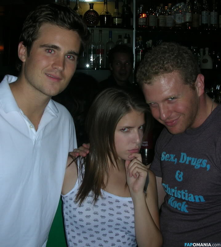 Anna Kendrick Naakt Gelekte foto #43