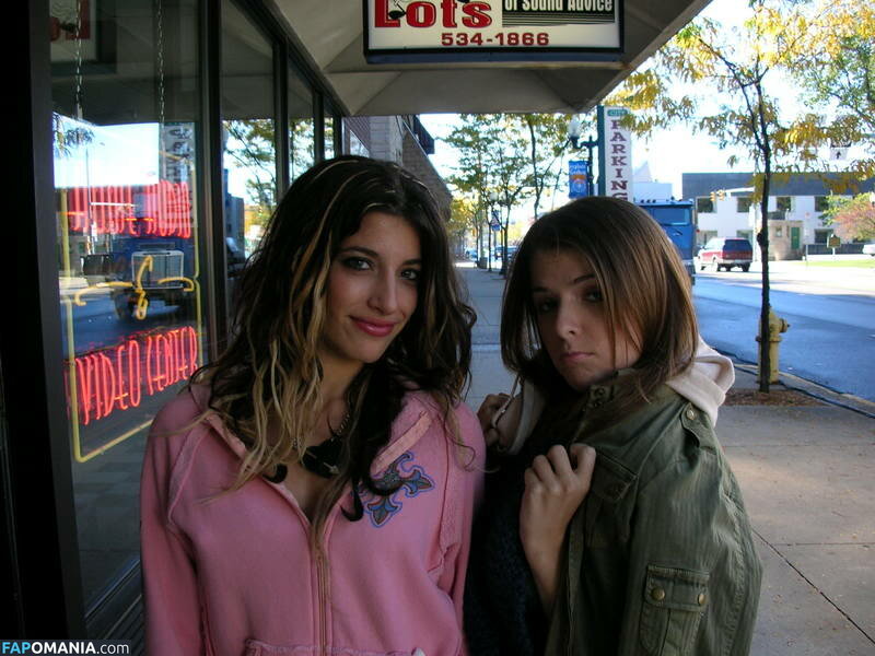 Anna Kendrick Naakt Gelekte foto #47