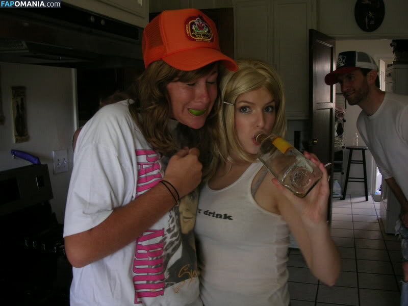 Anna Kendrick Naakt Gelekte foto #81