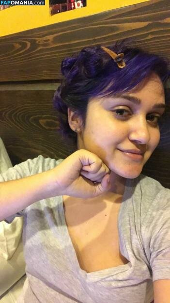 Ariela Barer Naakt Gelekte foto #14