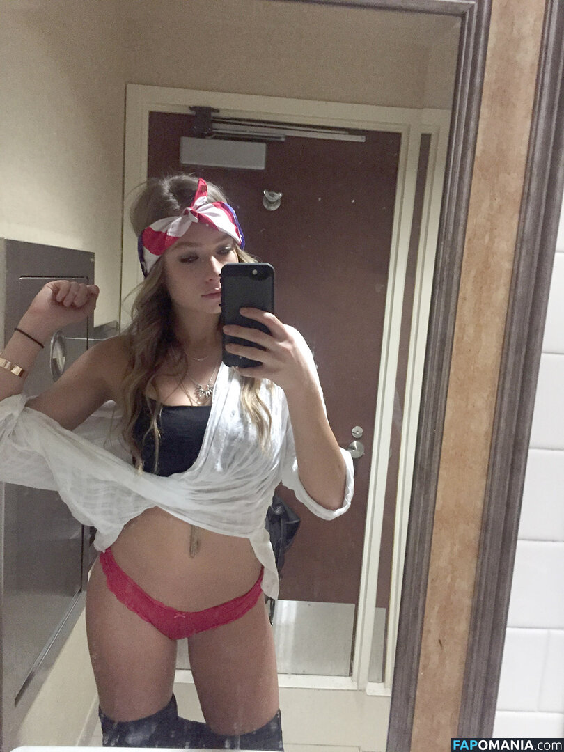 Ashlen Alexandra Naakt Gelekte foto #16