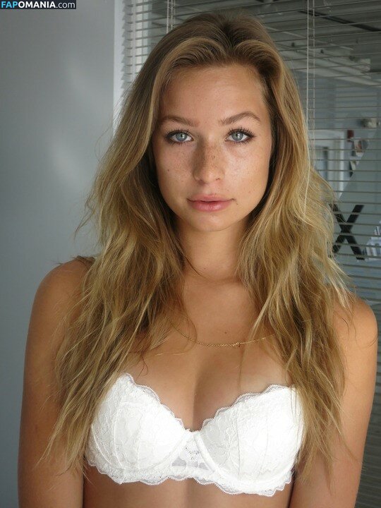 Ashlen Alexandra Naakt Gelekte foto #24