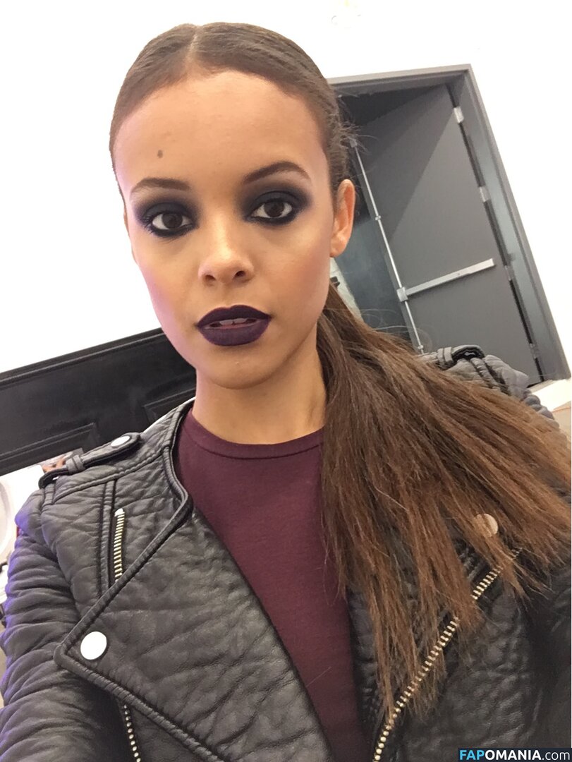 Aubrey Cleland Naakt Gelekte foto #31