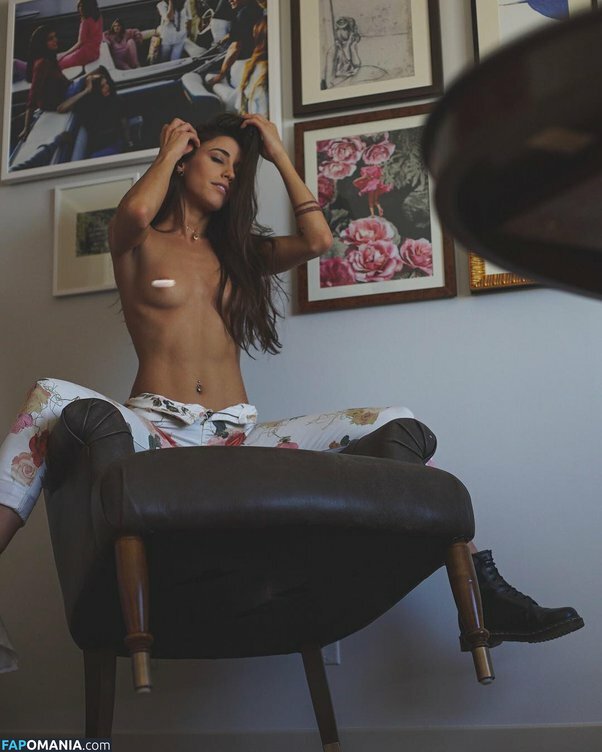 Azrael Renee Naakt Gelekte foto #13