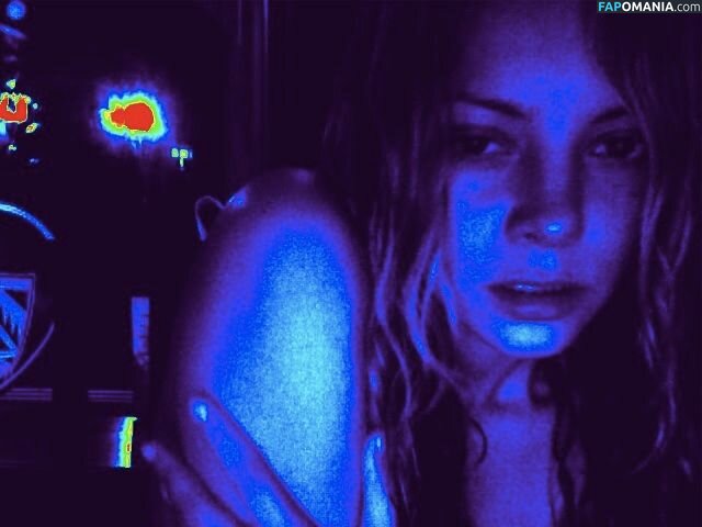 Bijou Phillips Naakt Gelekte foto #17