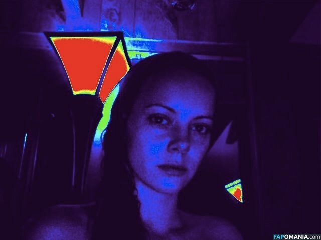 Bijou Phillips Naakt Gelekte foto #18