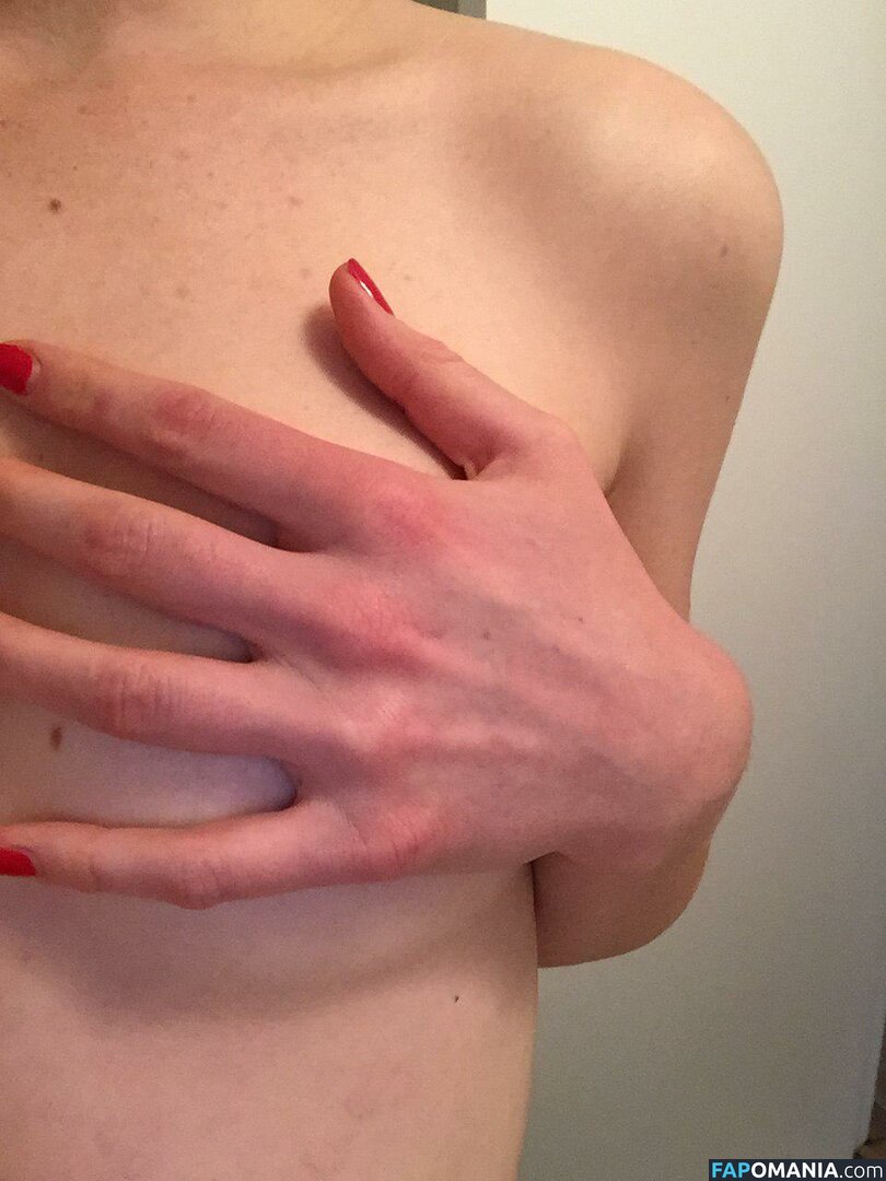 Bonnie Wright Naakt Gelekte foto #23