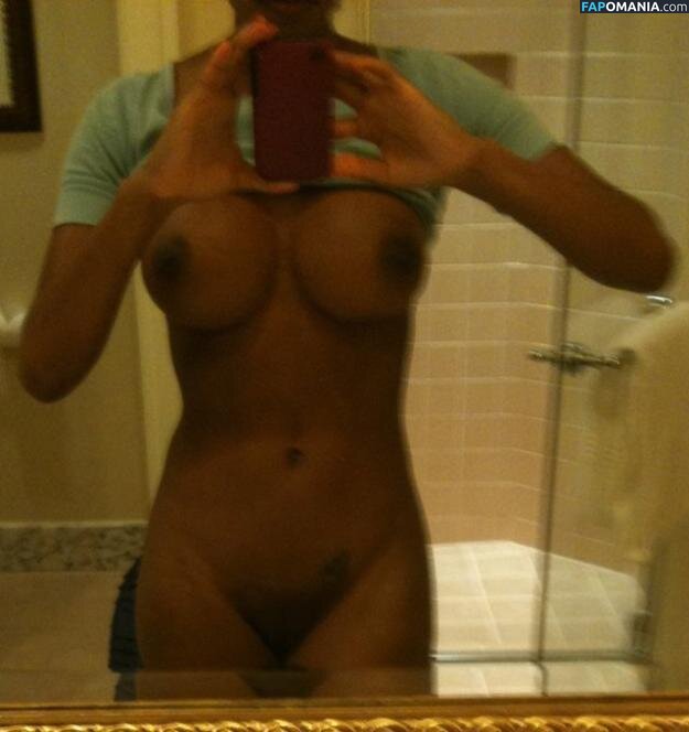 Brandi Rhodes Naakt Gelekte foto #3