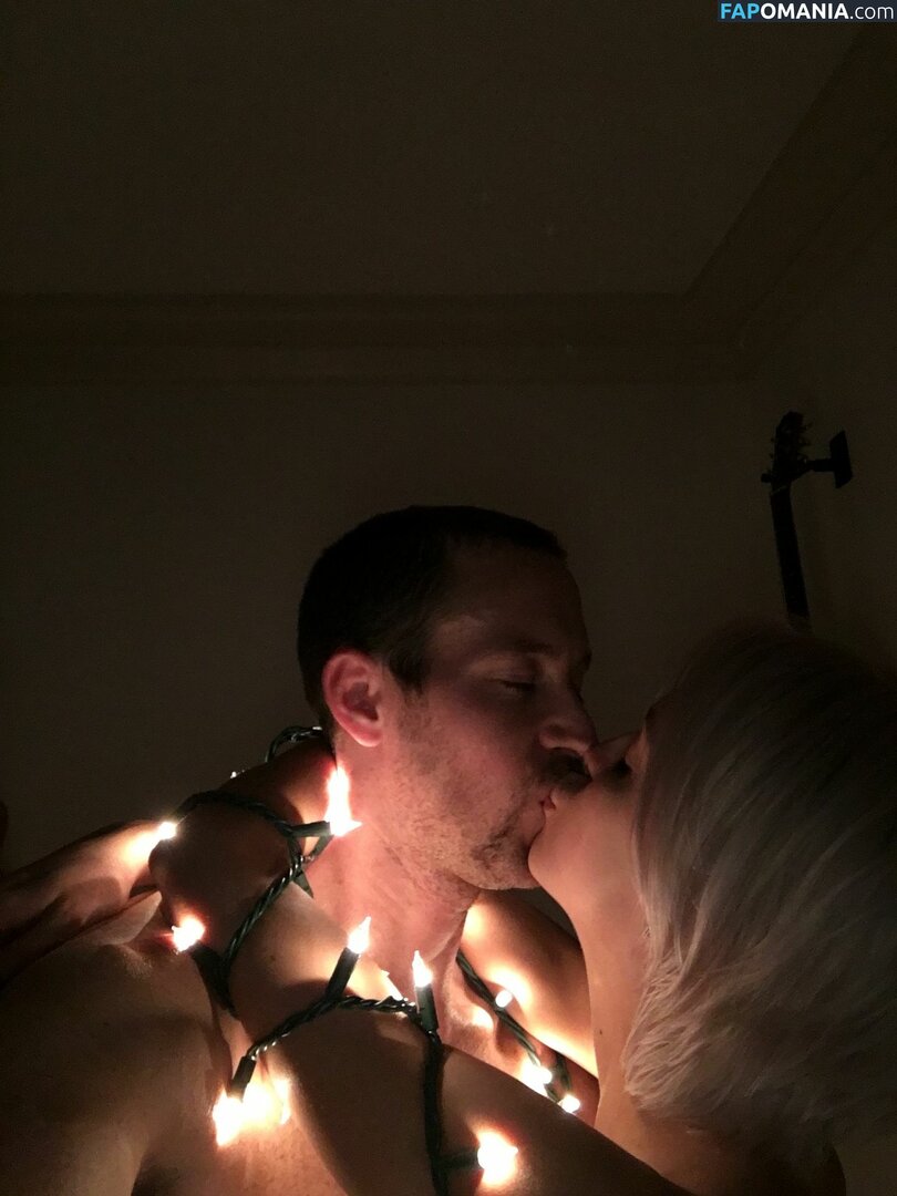 Britni Sheridan Naakt Gelekte foto #10