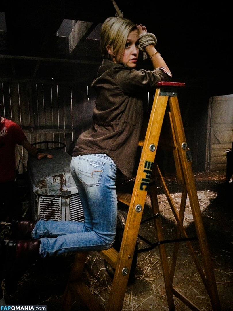 Britni Sheridan Naakt Gelekte foto #12