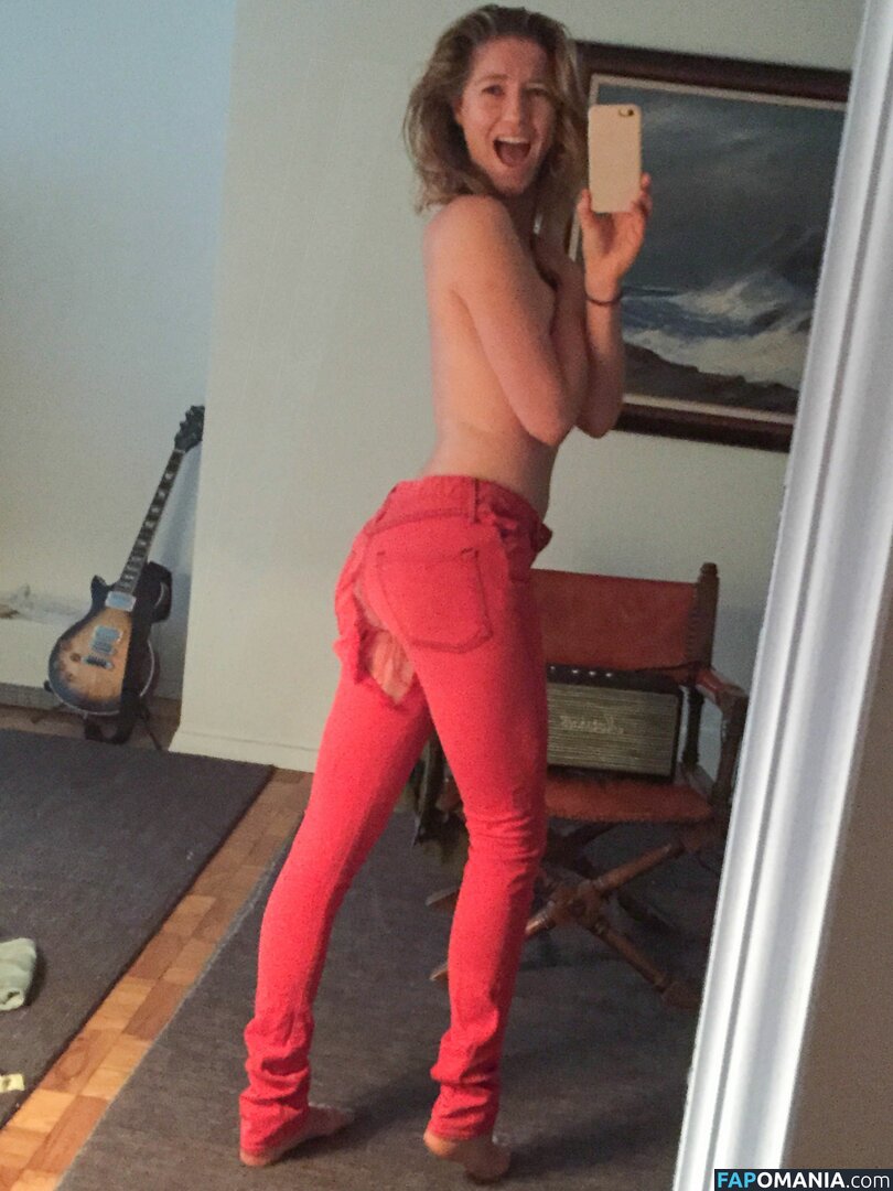 Caitlin Gerard Naakt Gelekte foto #13