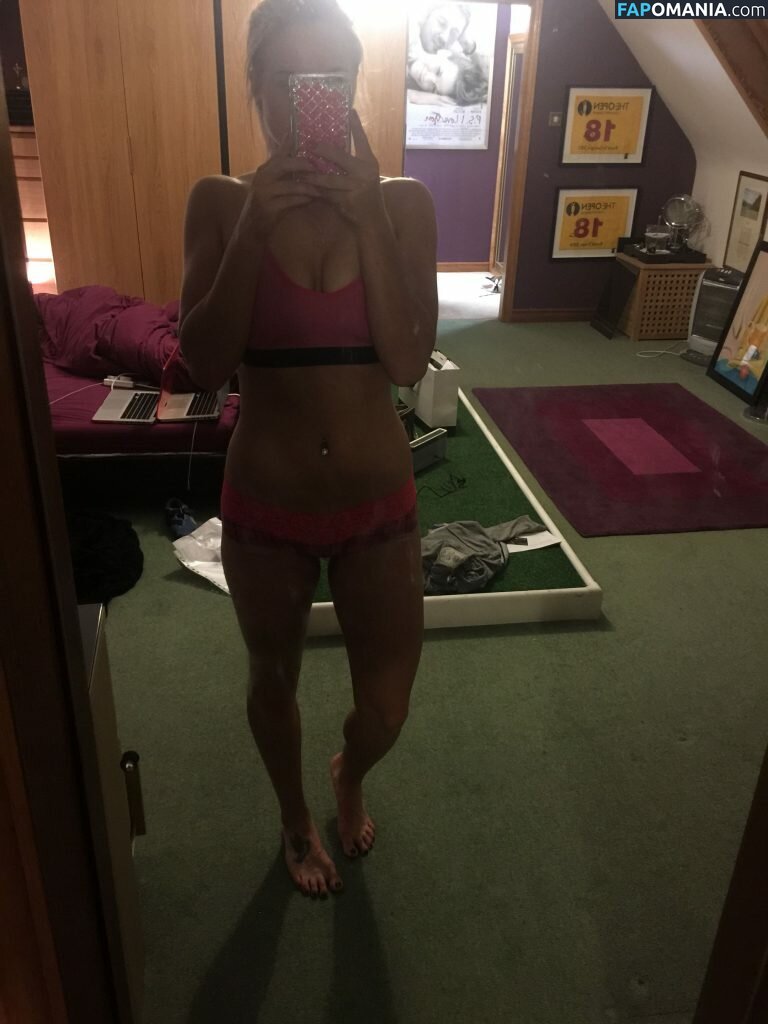 Carly Booth Naakt Gelekte foto #11