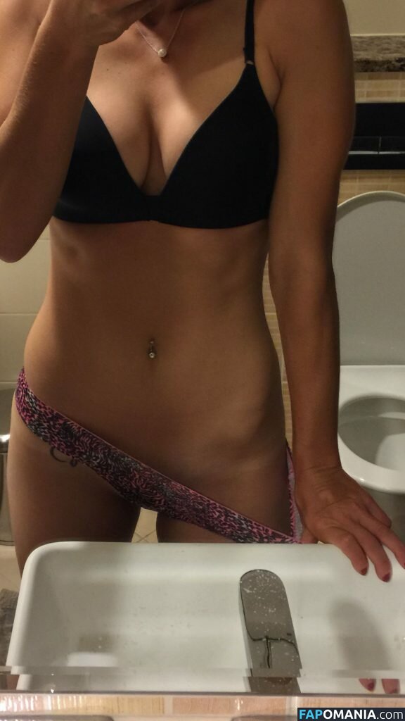 Carly Booth Naakt Gelekte foto #12