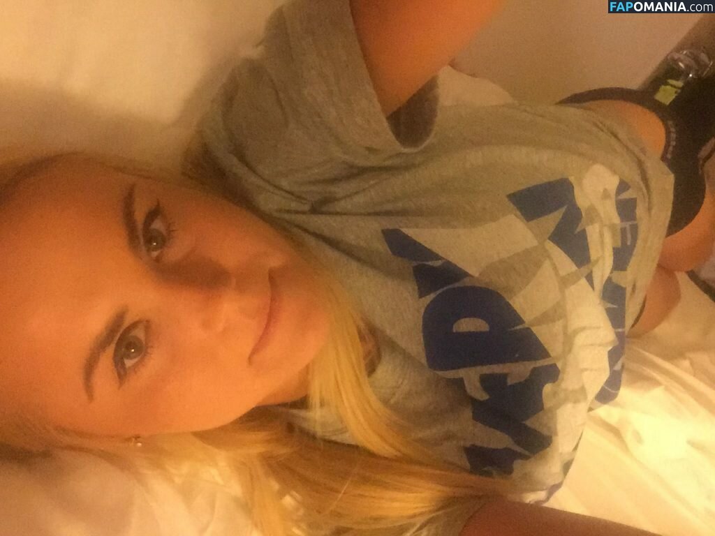 Carly Booth Naakt Gelekte foto #35