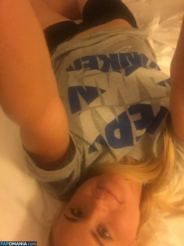 Carly Booth Naakt Gelekte foto #41