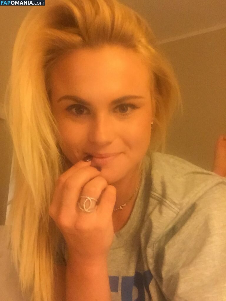 Carly Booth Naakt Gelekte foto #47