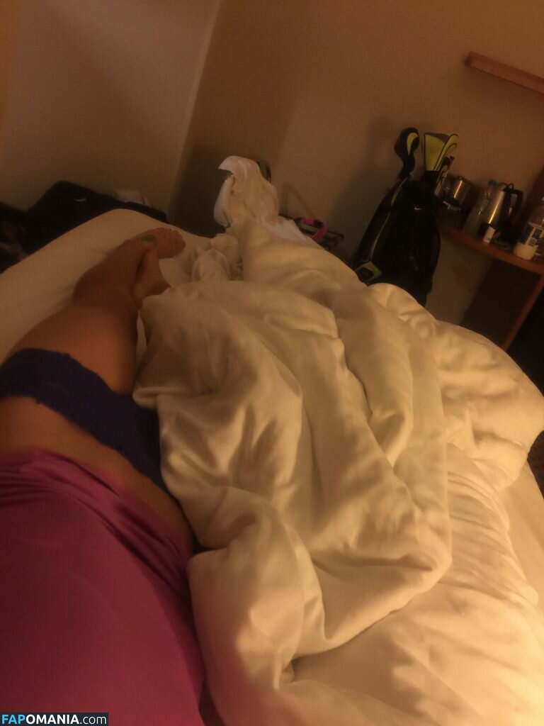 Carly Booth Naakt Gelekte foto #55