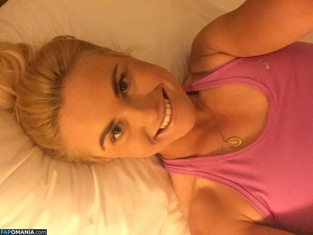 Carly Booth Naakt Gelekte foto #58